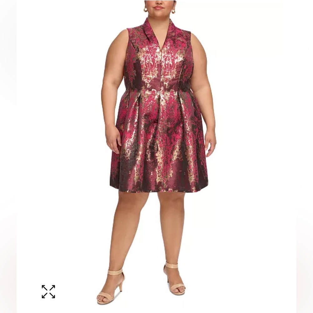 VINCE CAMUTO
Plus Size Metallic Fit & Flare Jacquard Dress